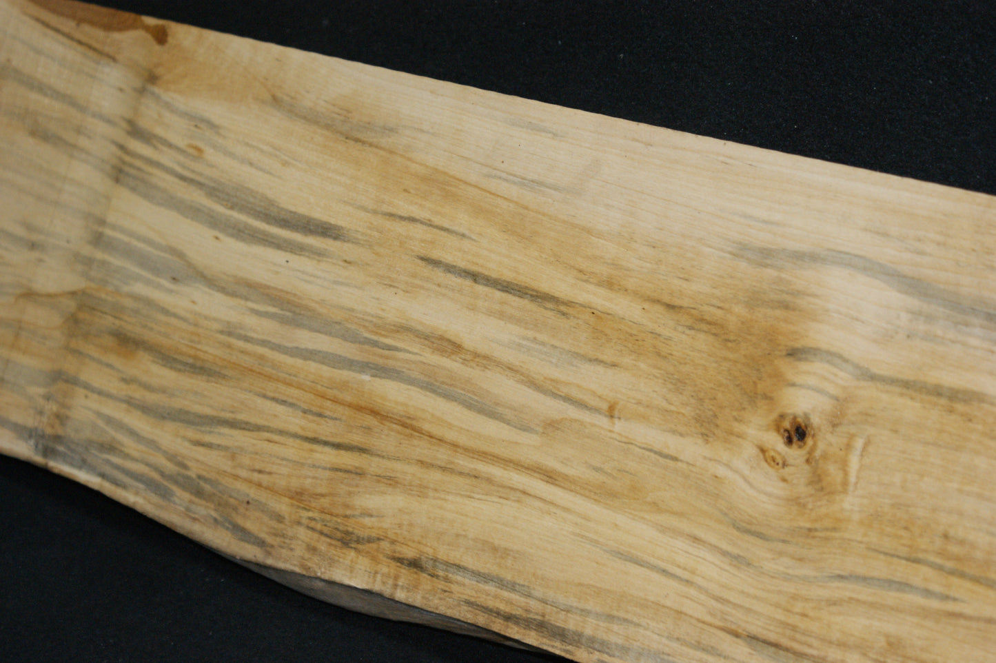 Lime wood, shelving, woodcarving, mantel     (680)