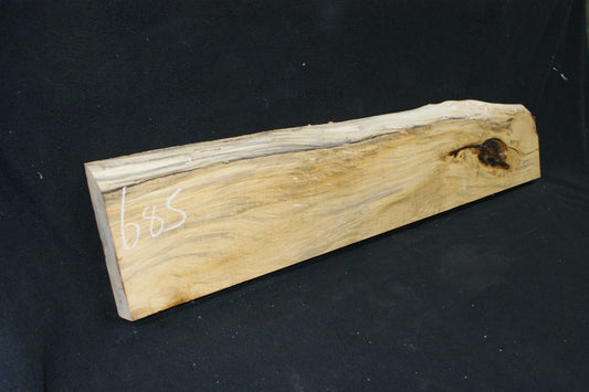 Lime wood, shelving, woodcarving, mantel     (685)