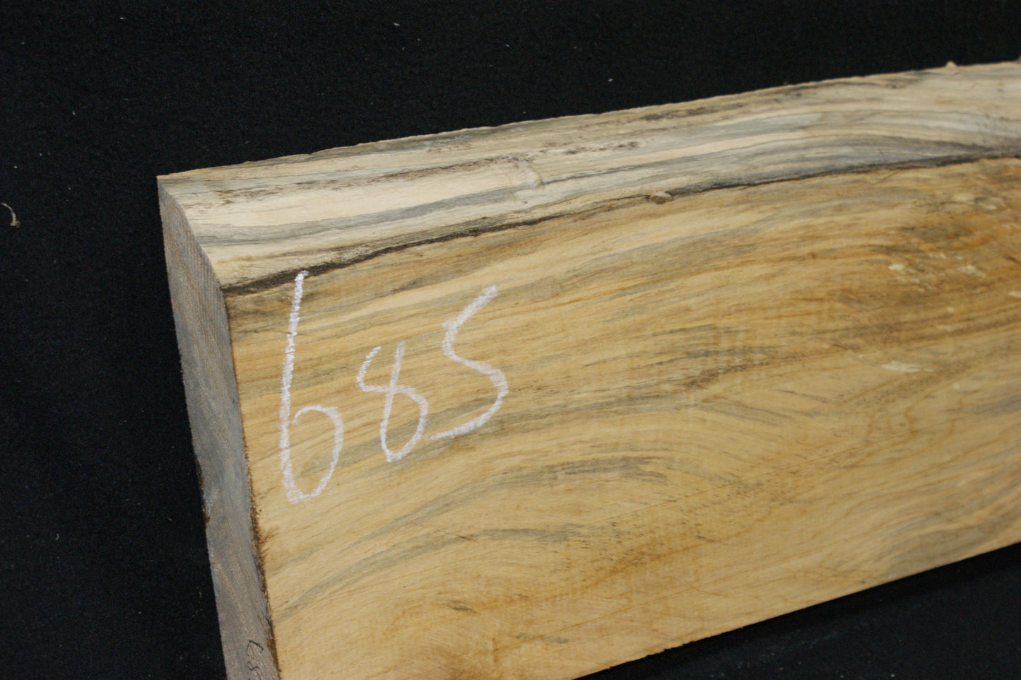 Lime wood, shelving, woodcarving, mantel     (685)