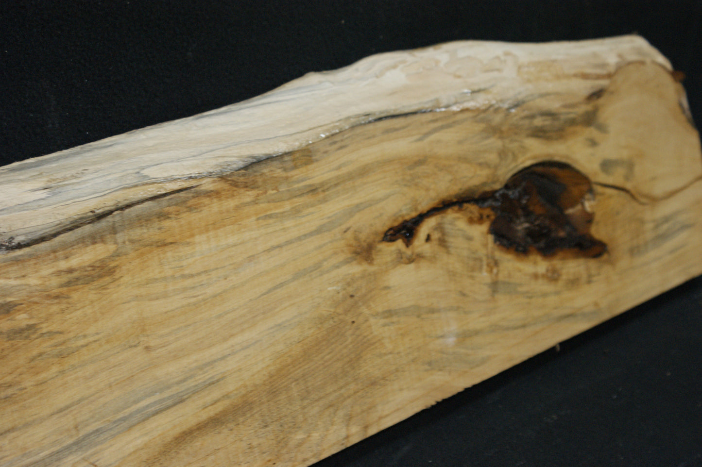 Lime wood, shelving, woodcarving, mantel     (685)