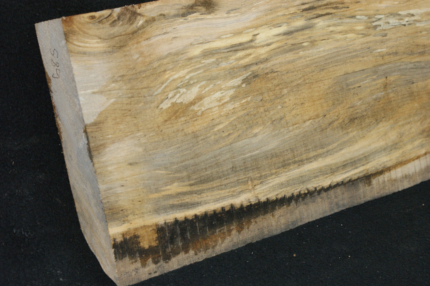 Lime wood, shelving, woodcarving, mantel     (685)