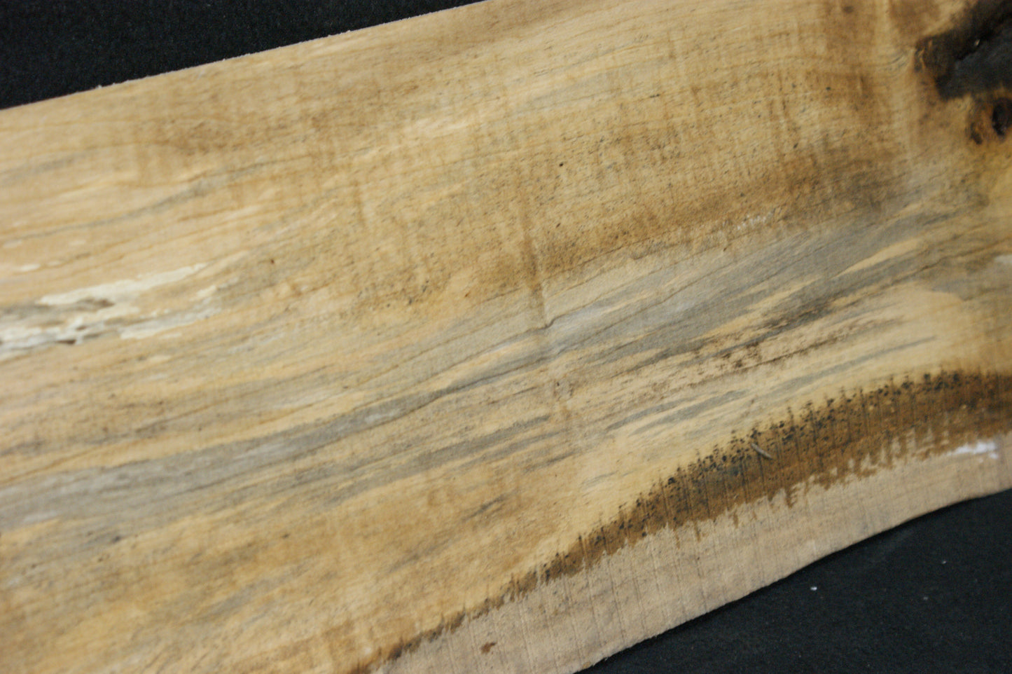 Lime wood, shelving, woodcarving, mantel     (685)