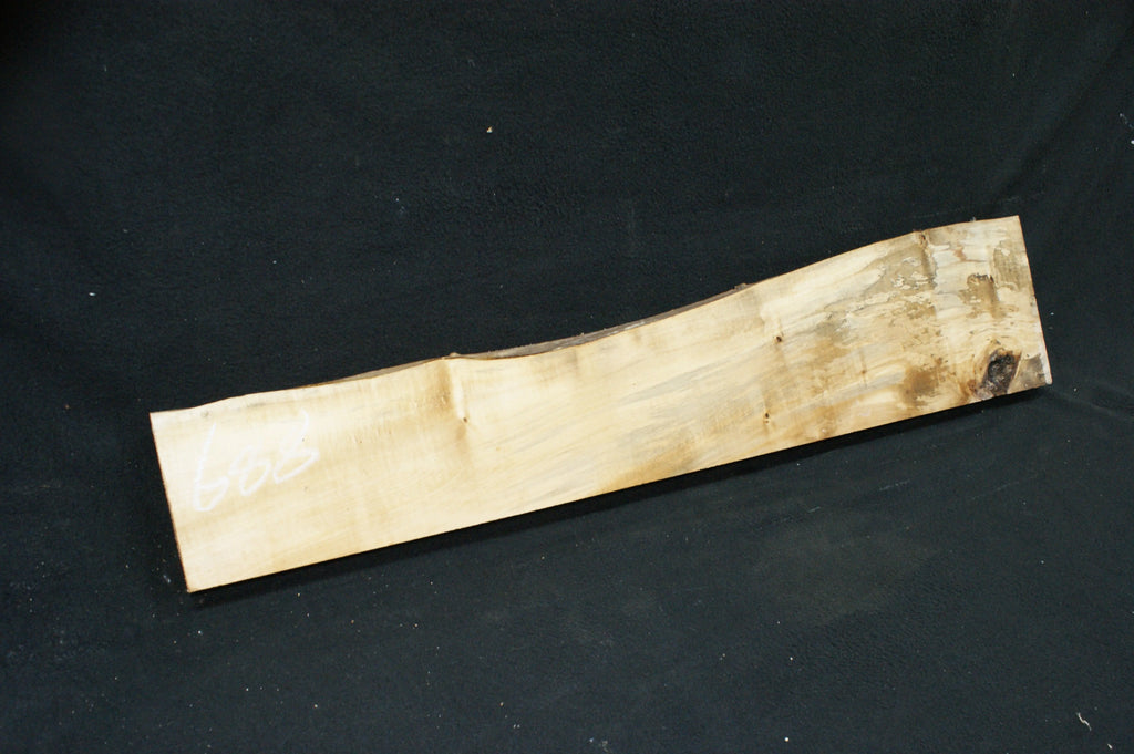 Lime wood, 978 L x 206-123 W x 44 D (mm) shelving, woodcarving, mantel     (688) Lime