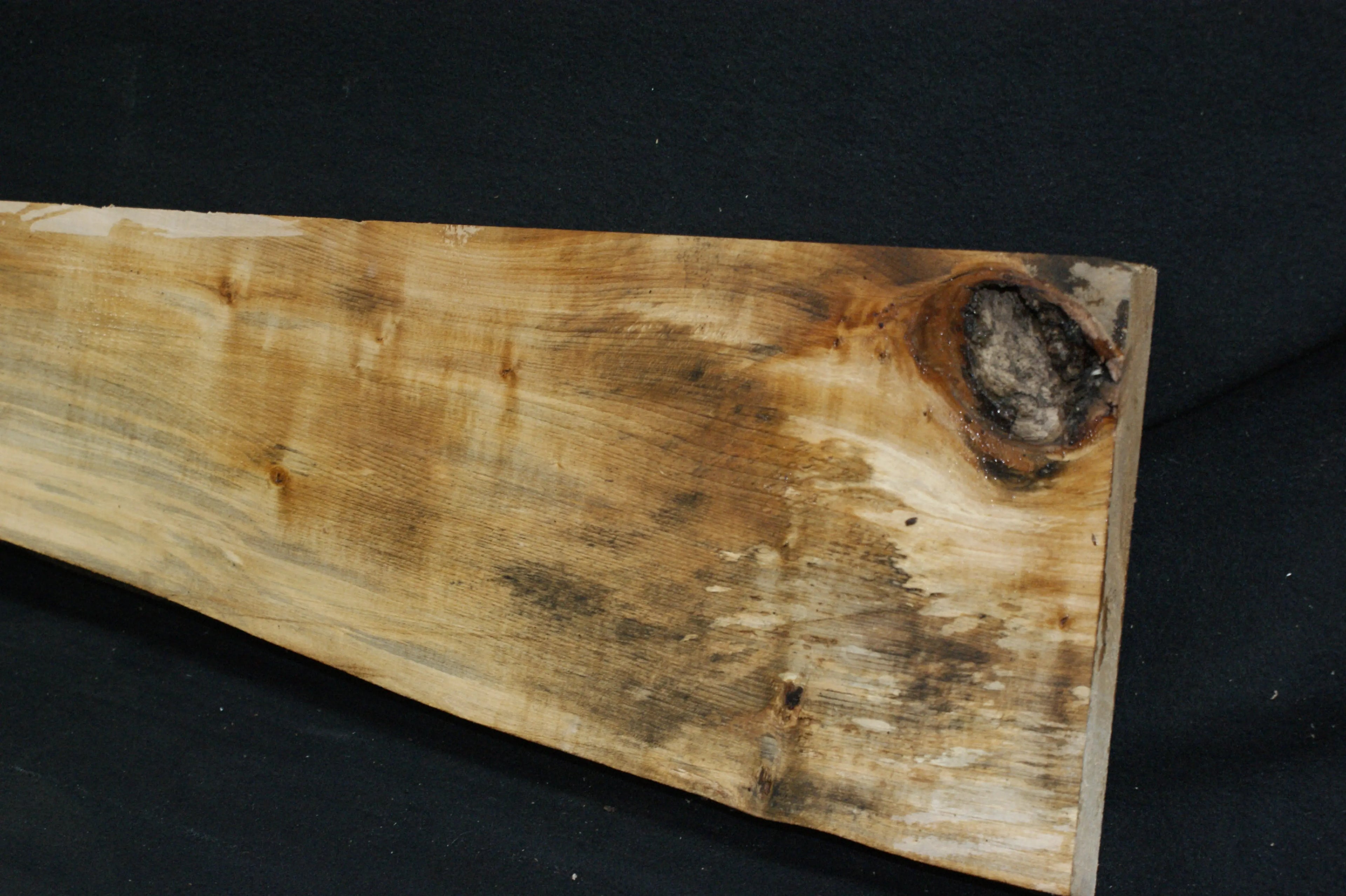 Lime wood, shelving, woodcarving, mantel     (693) Lime