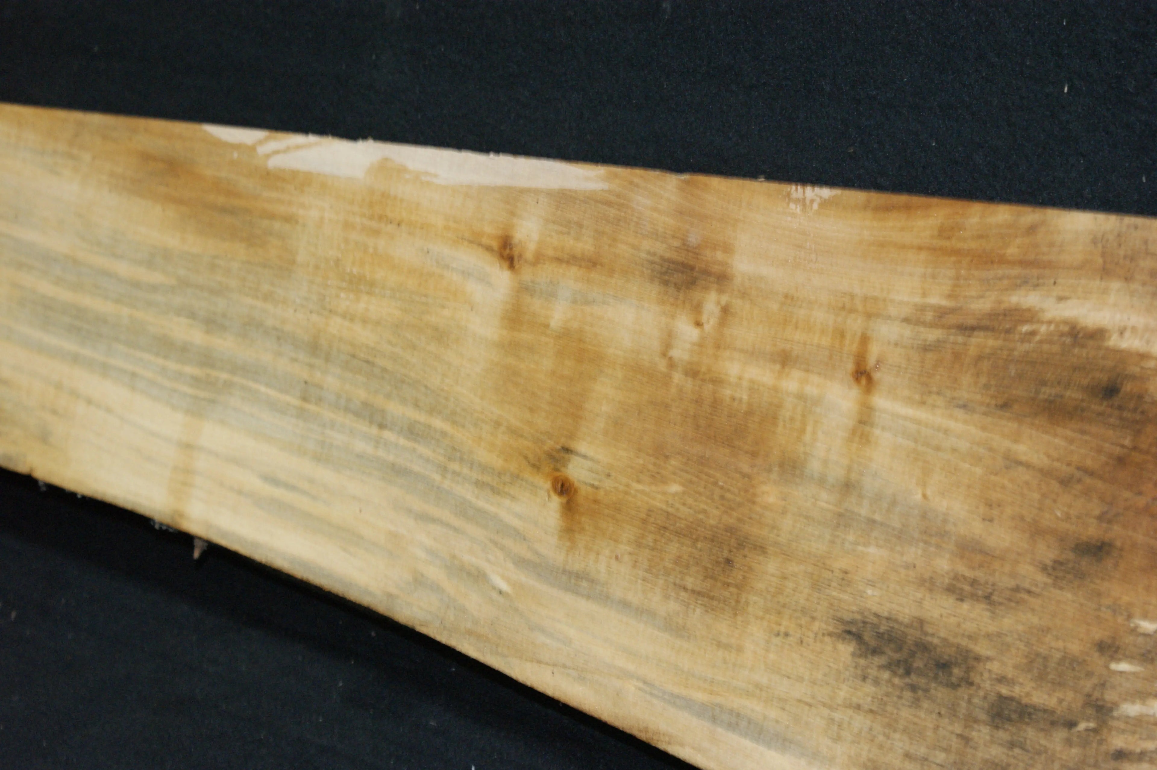 Lime wood, shelving, woodcarving, mantel     (693) Lime