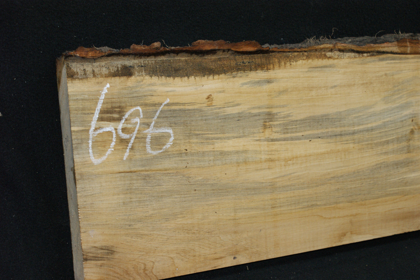 Lime wood, shelving, woodcarving, mantel     (696)