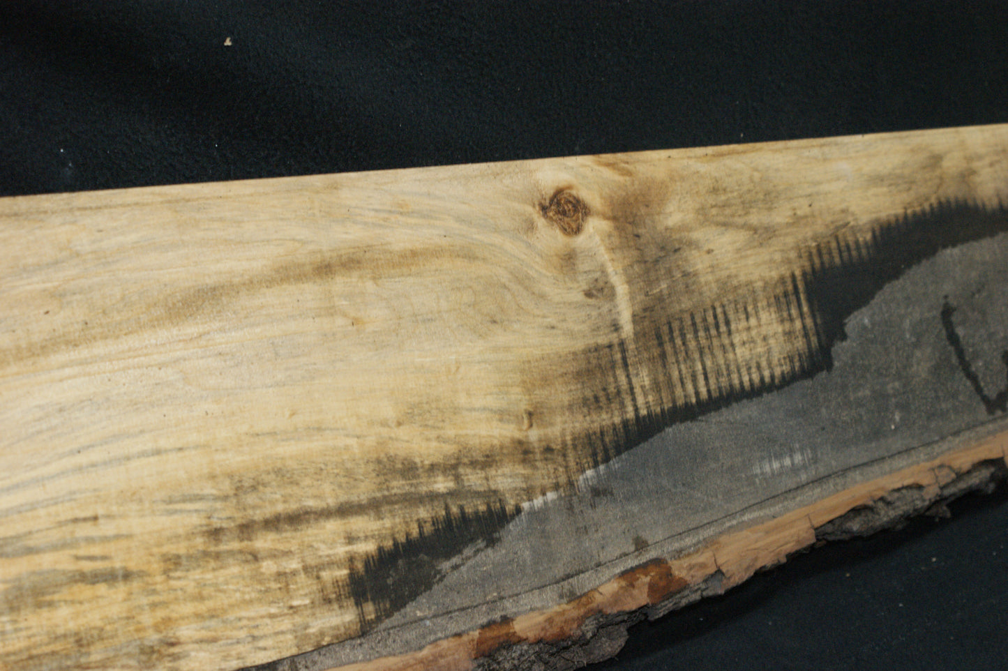 Lime wood, shelving, woodcarving, mantel     (696)