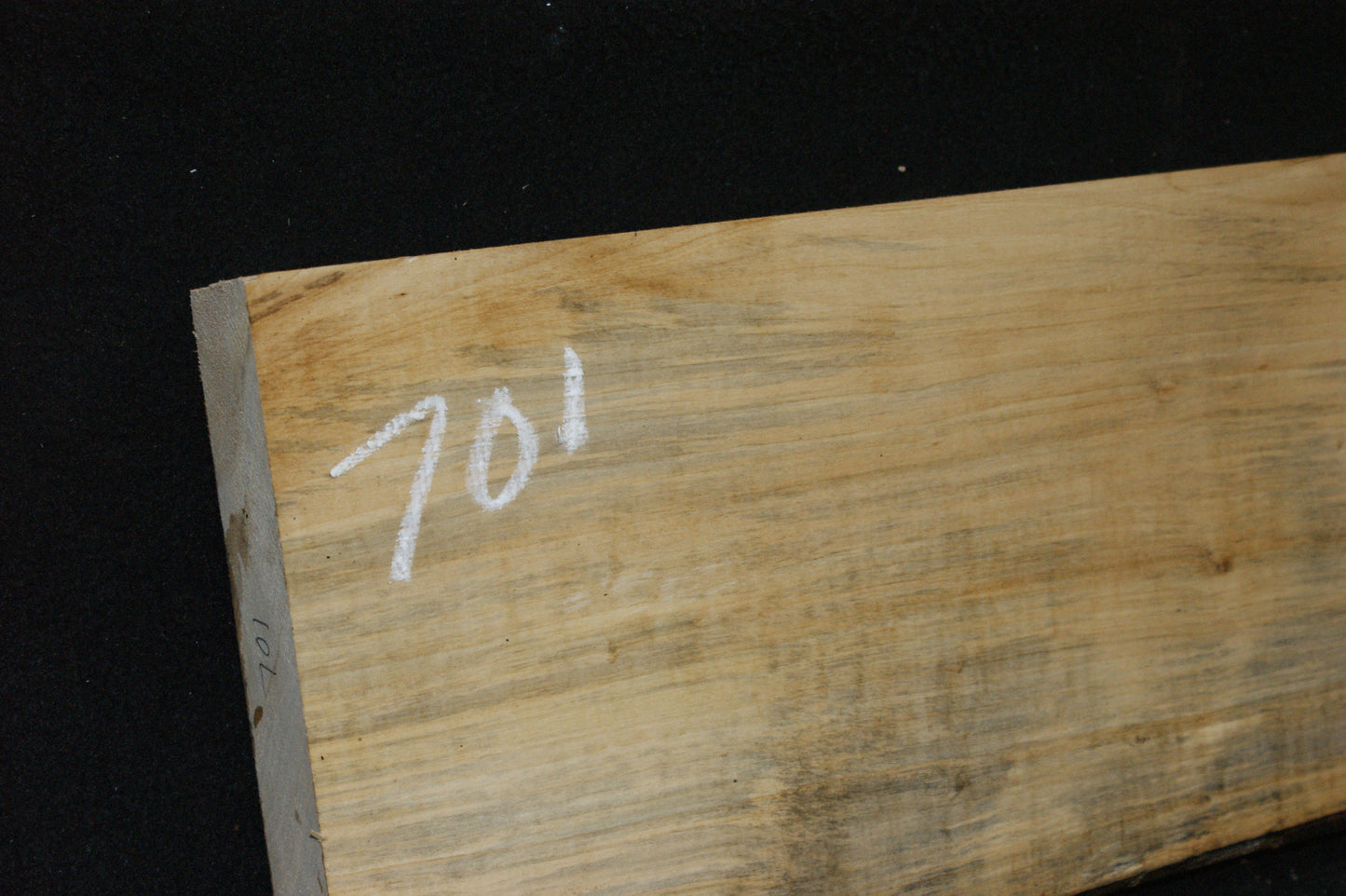 Lime wood, shelving, woodcarving, mantel     (701)