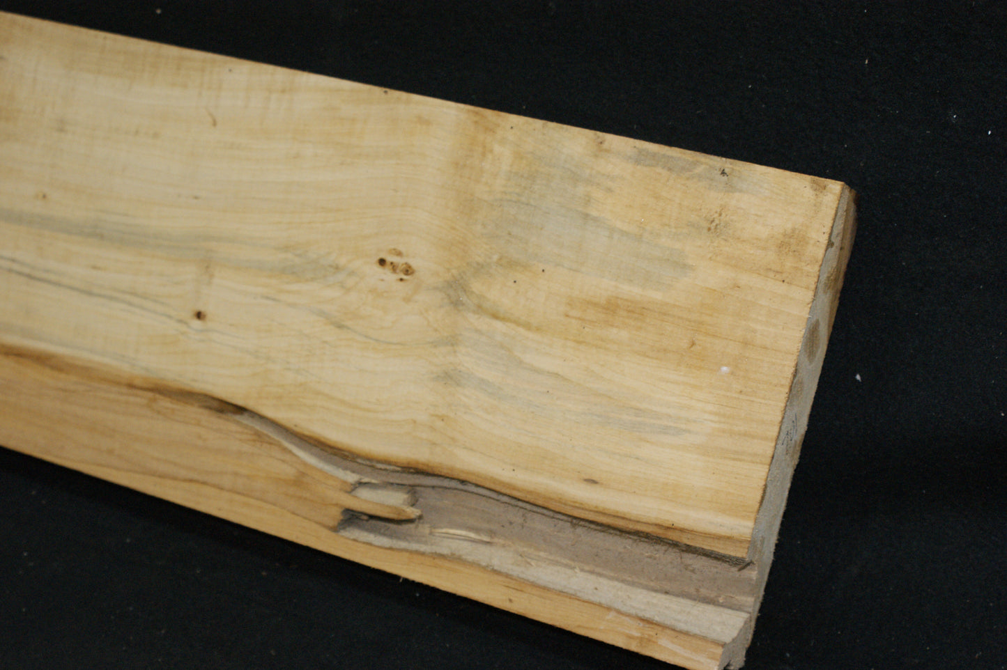 Lime wood, shelving, woodcarving, mantel     (701)