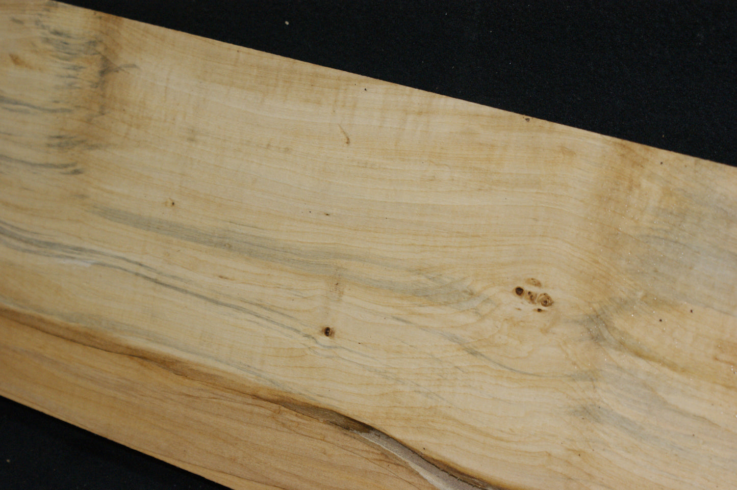 Lime wood, shelving, woodcarving, mantel     (701)