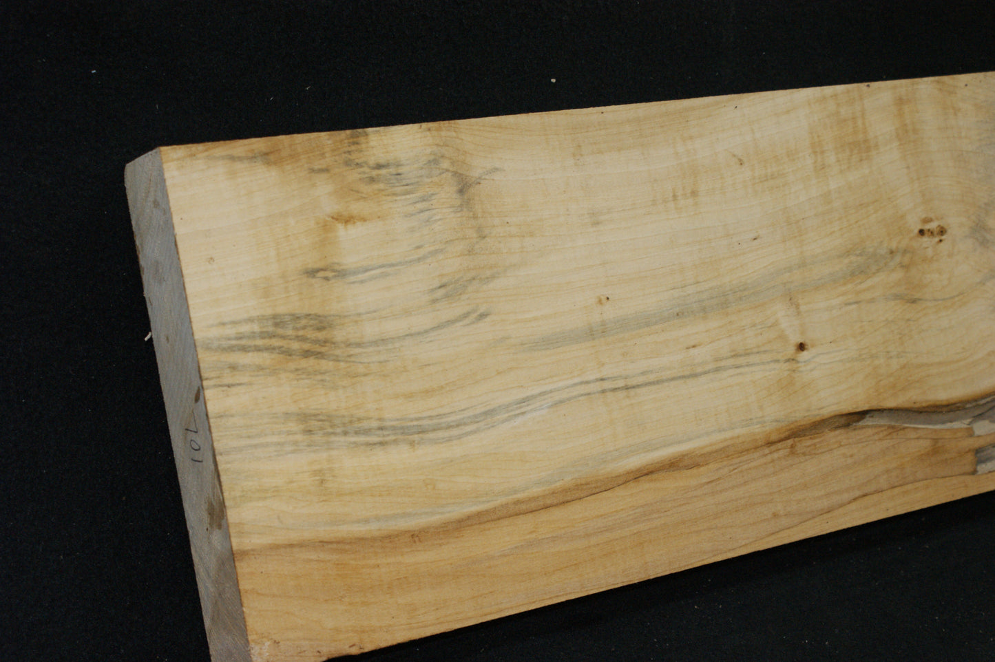 Lime wood, shelving, woodcarving, mantel     (701)