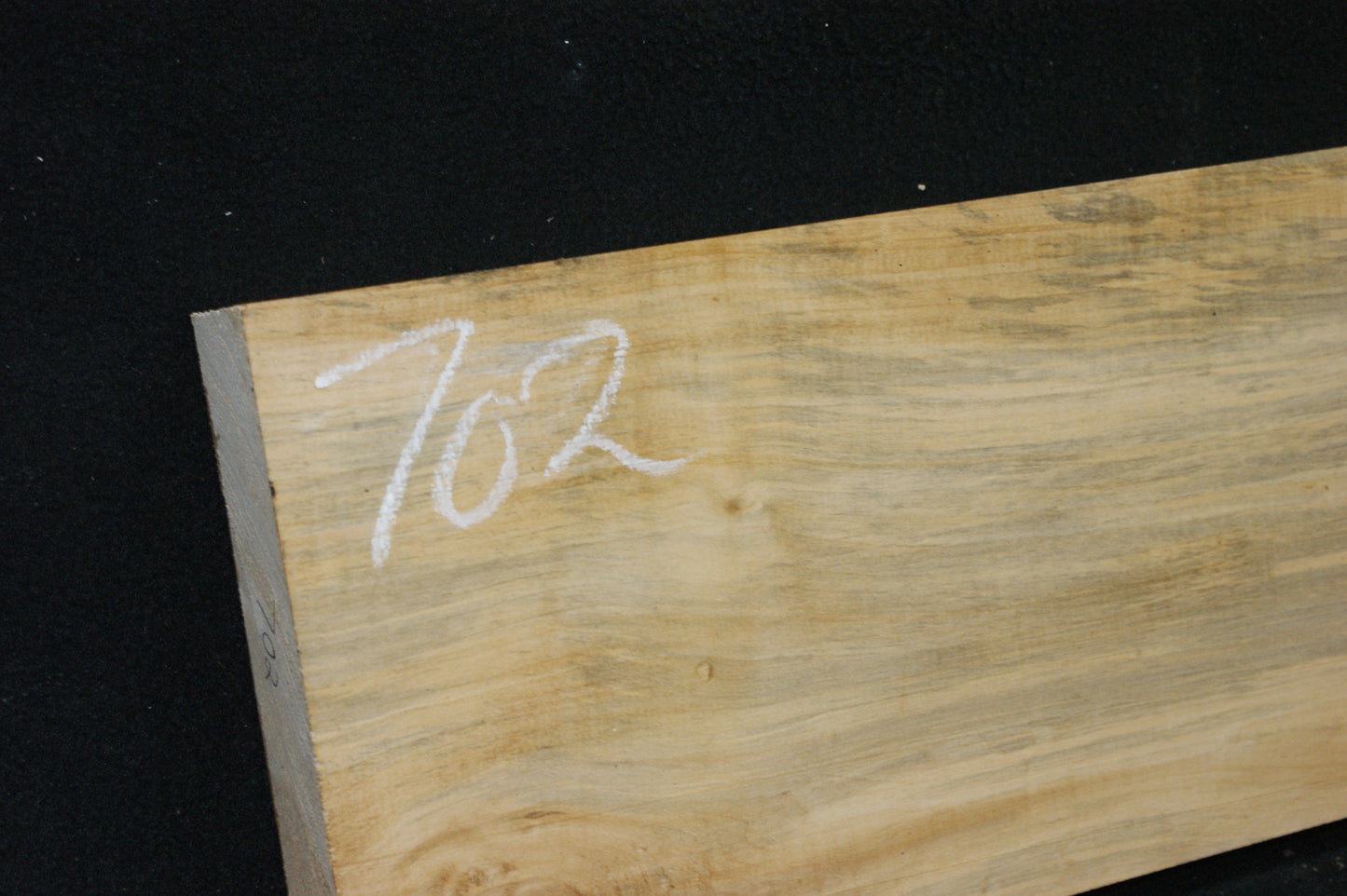 Lime wood, shelving, woodcarving, mantel     (702)