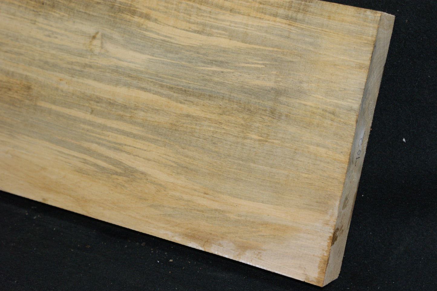 Lime wood, shelving, woodcarving, mantel     (702)