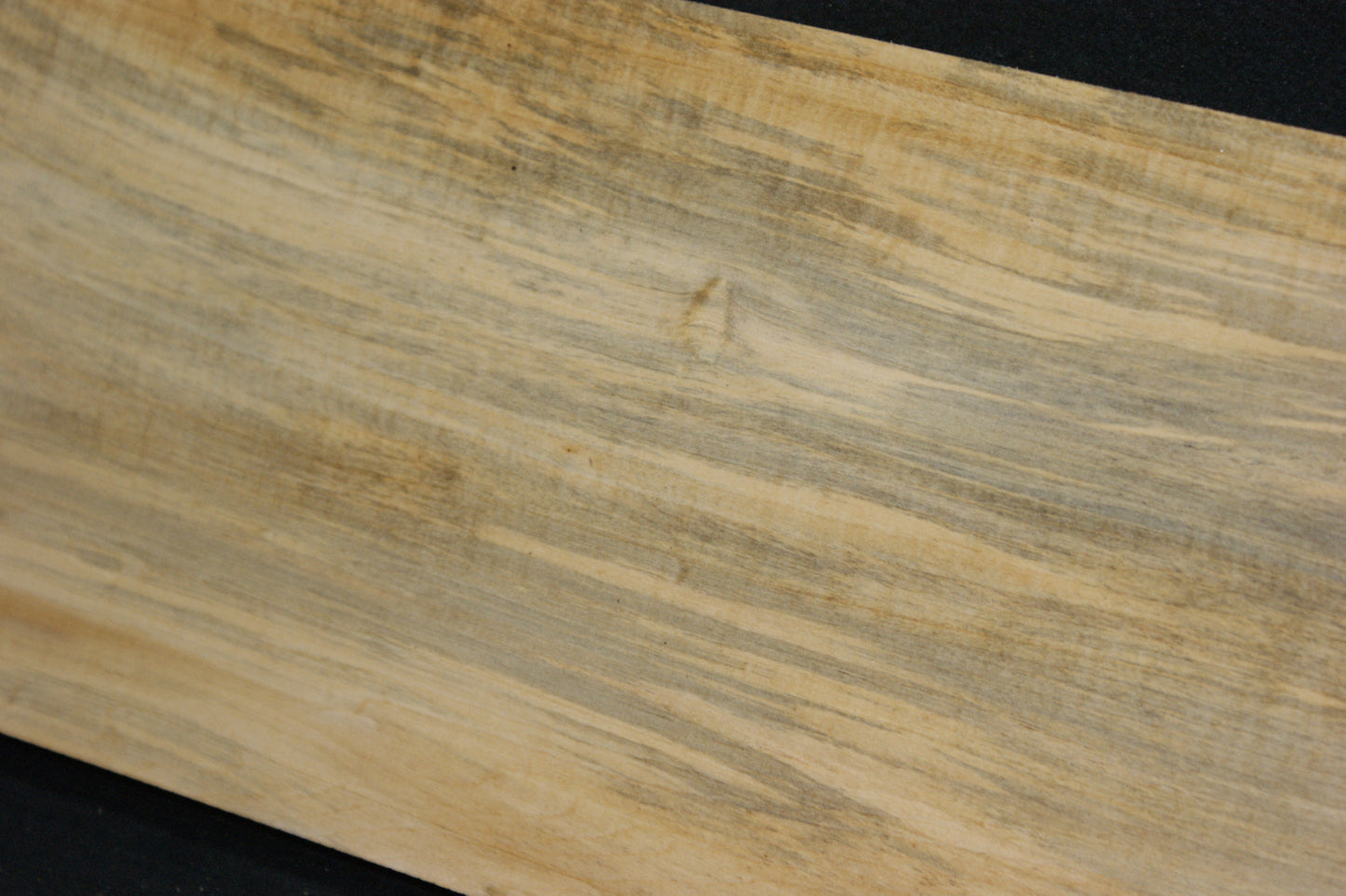 Lime wood, shelving, woodcarving, mantel     (702)