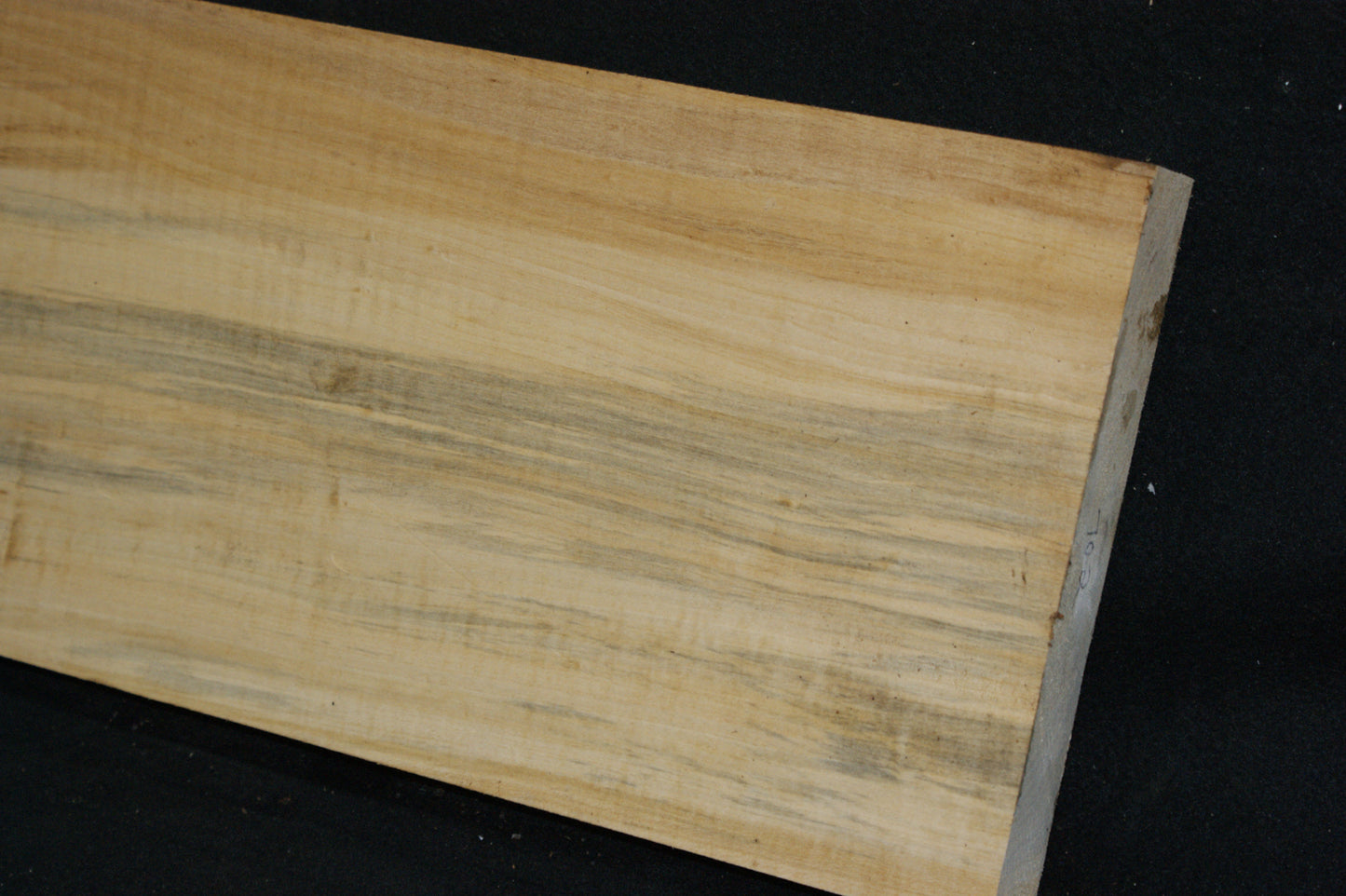 Lime wood, shelving, woodcarving, mantel     (702)