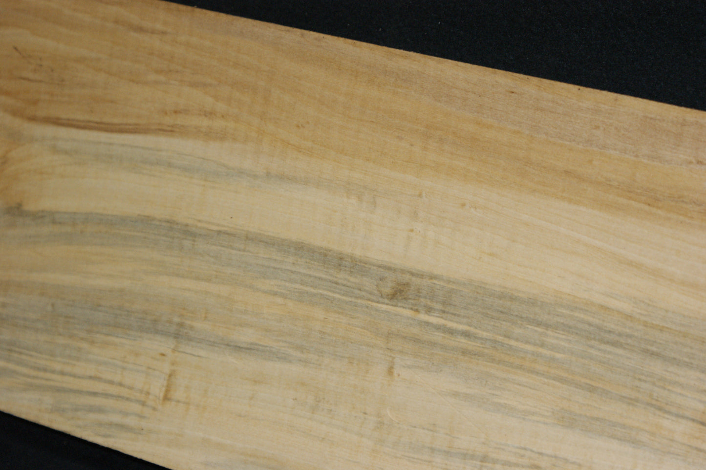 Lime wood, shelving, woodcarving, mantel     (702)