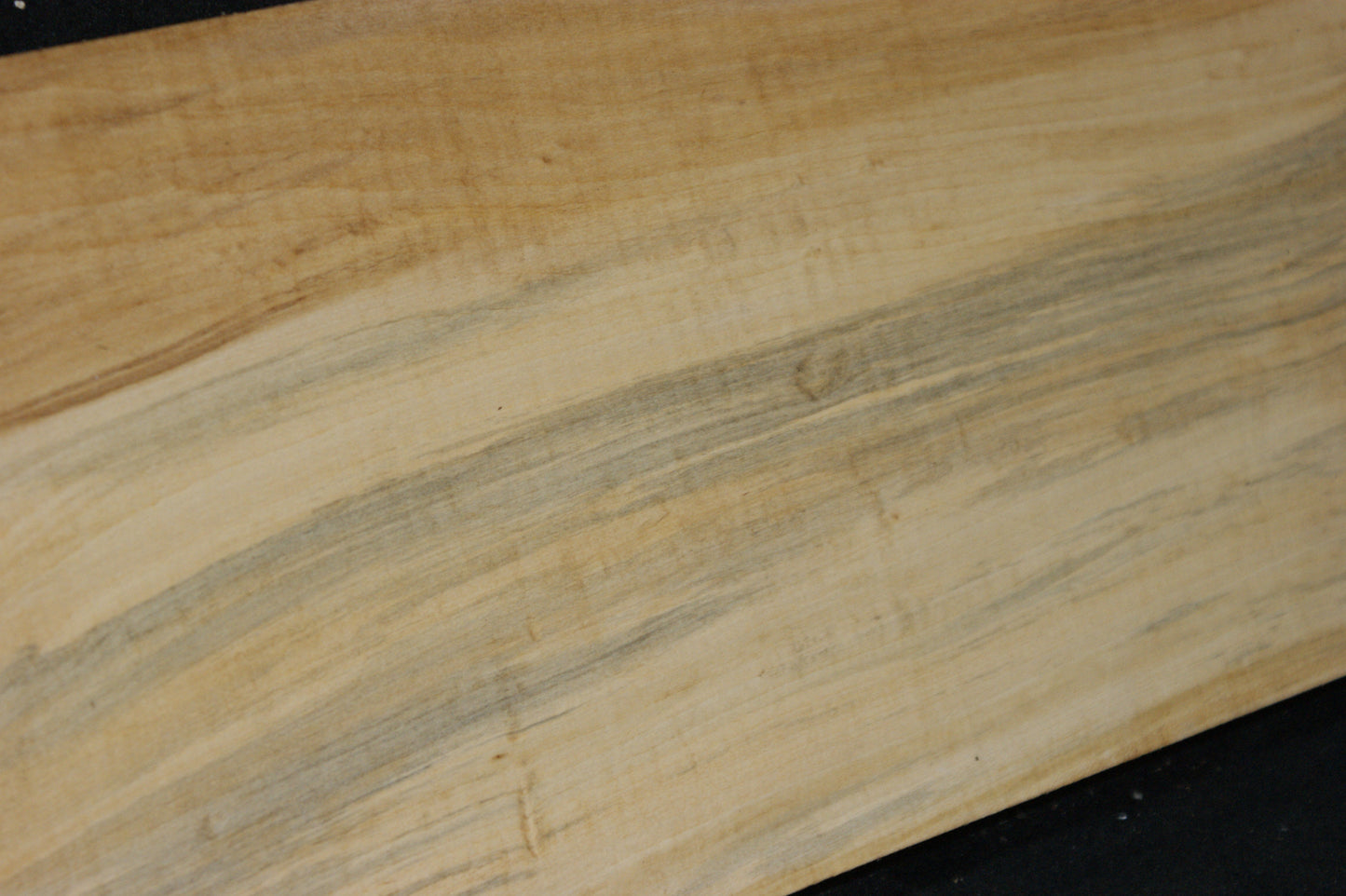 Lime wood, shelving, woodcarving, mantel     (702)