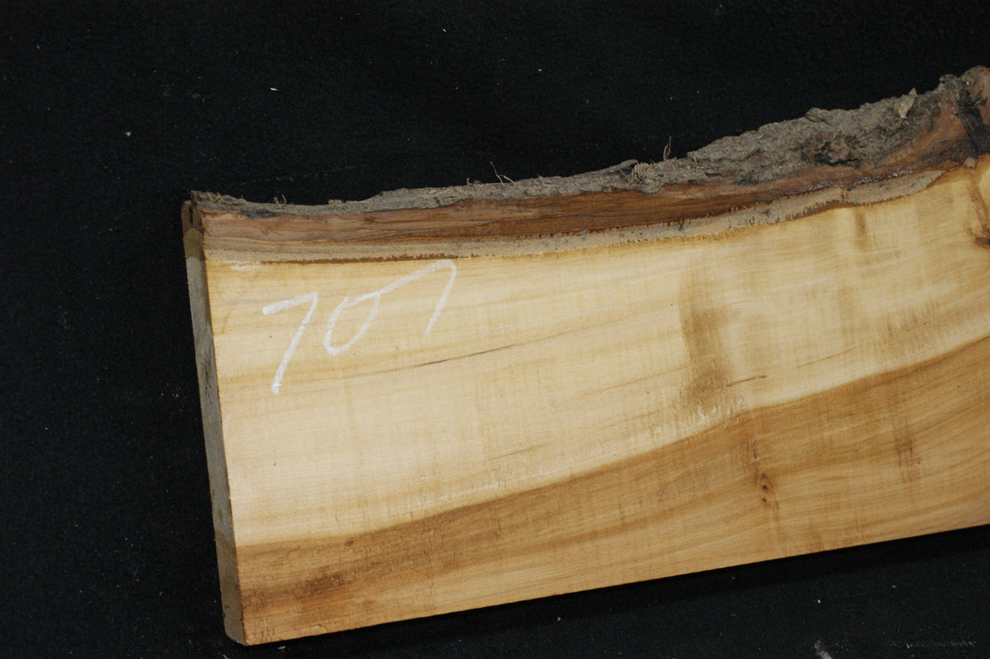 Lime wood, shelving, woodcarving, mantel     (707)