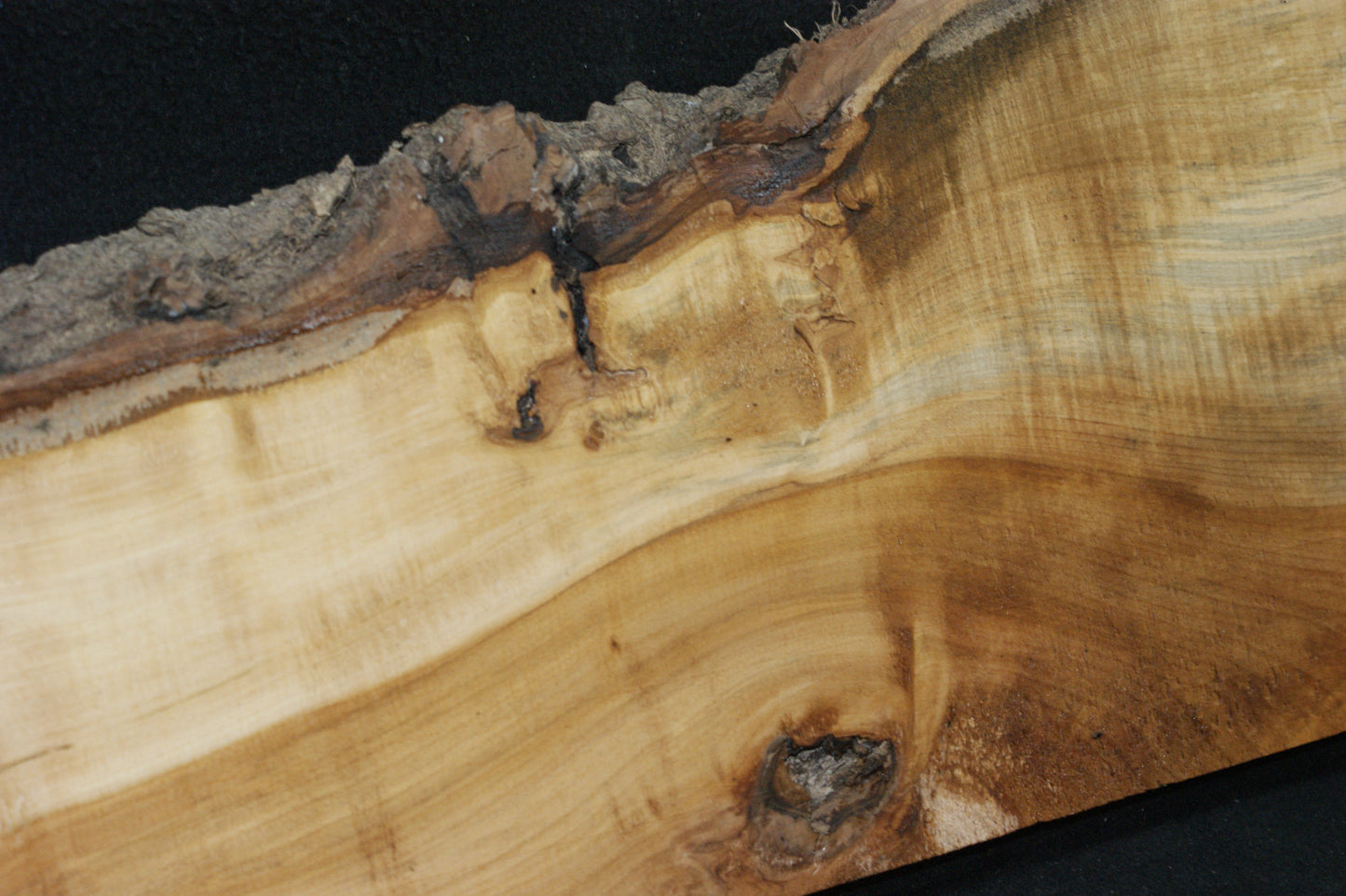 Lime wood, shelving, woodcarving, mantel     (707)