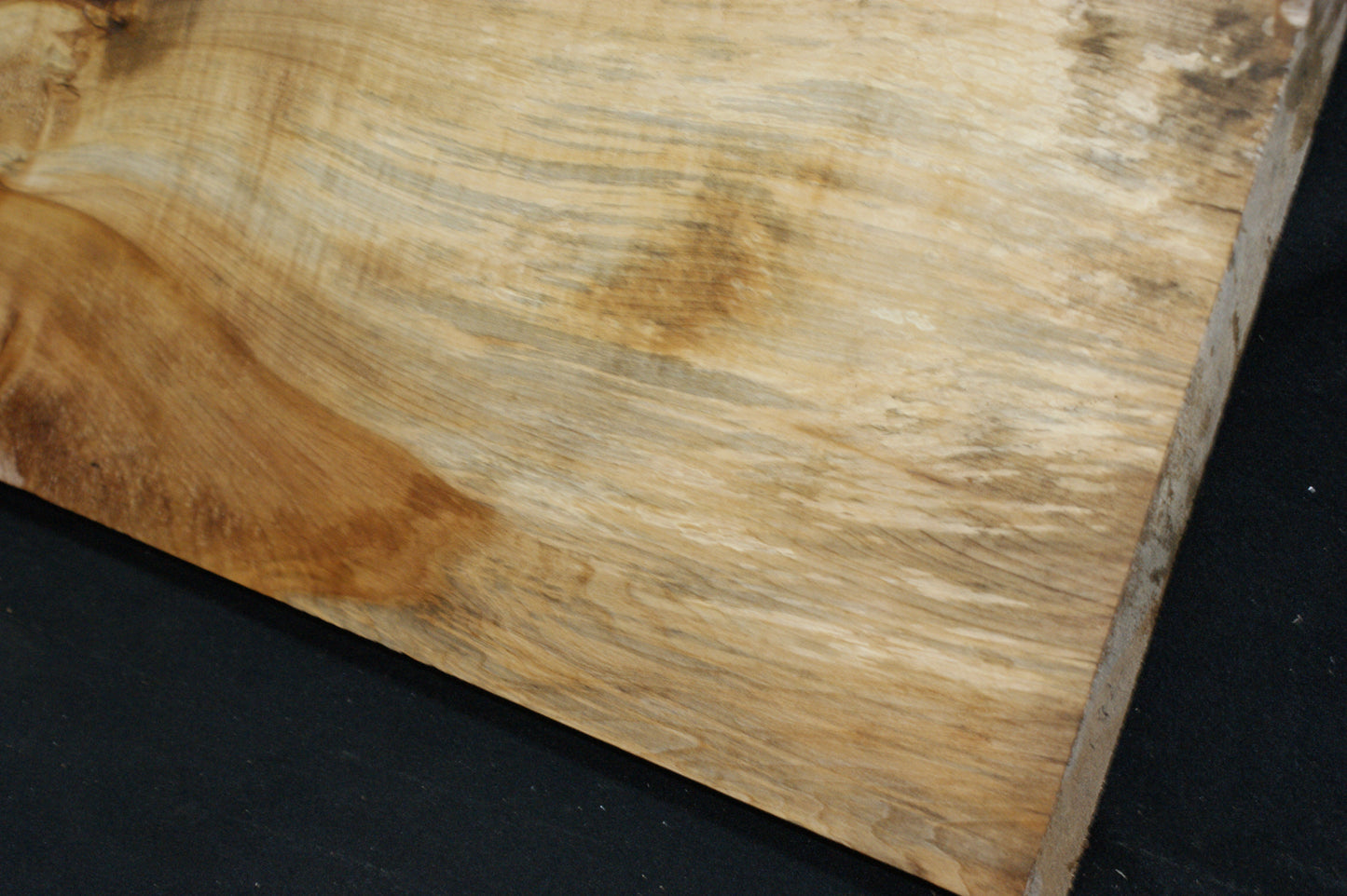 Lime wood, shelving, woodcarving, mantel     (707)