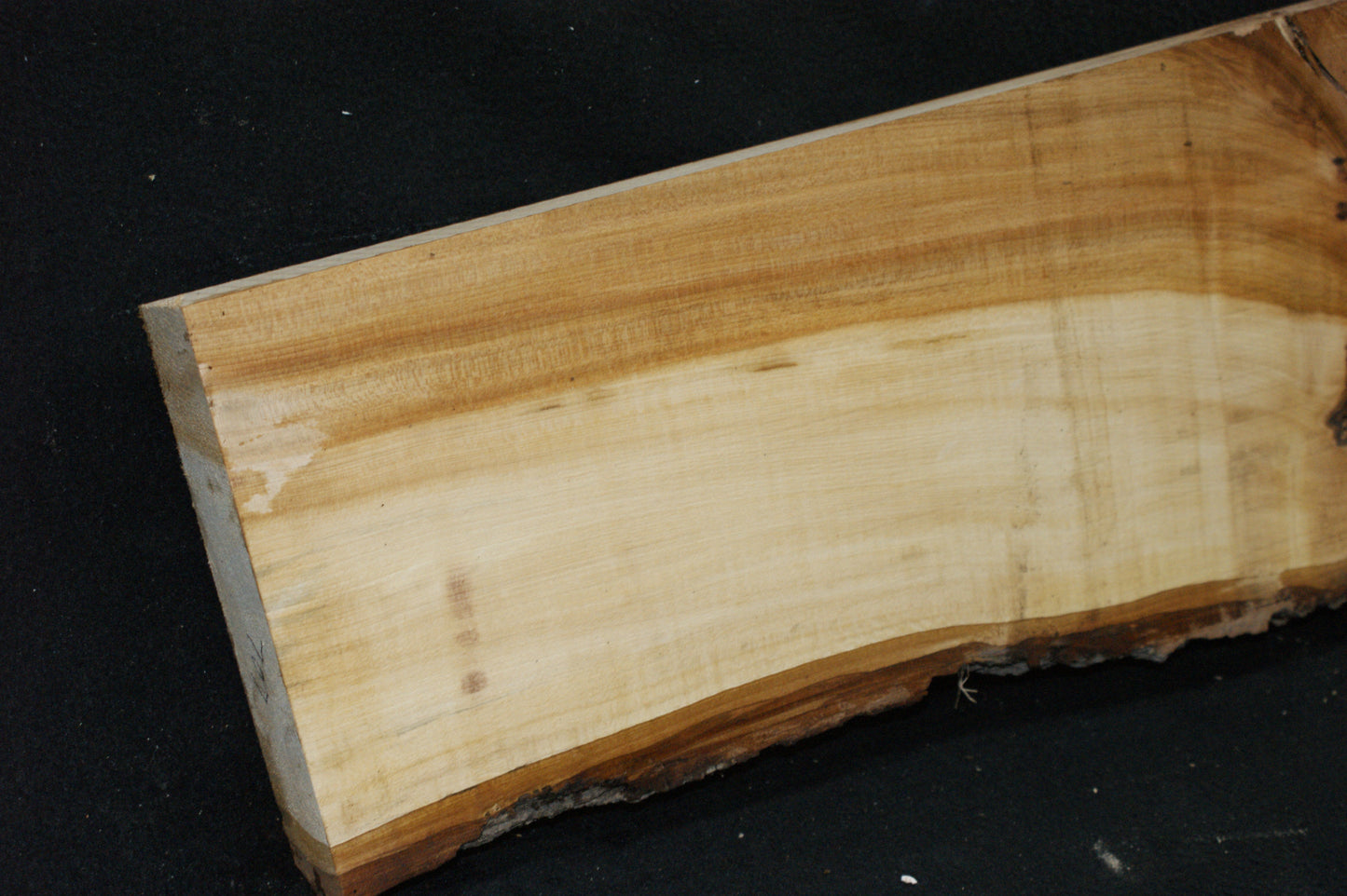 Lime wood, shelving, woodcarving, mantel     (707)