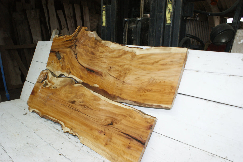 English Yew Resin Table Set 1278 L x 808 W x 26 D (mm)      (836) Yew