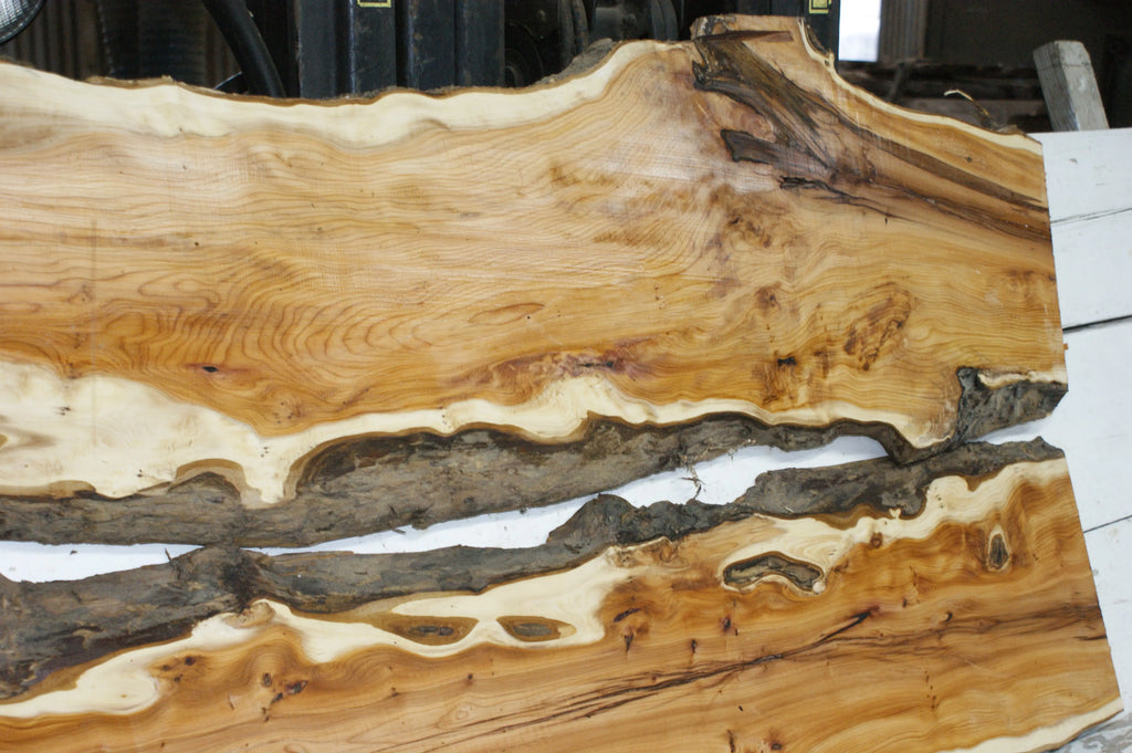 English Yew Resin Table Set 1278 L x 808 W x 26 D (mm)      (836) Yew