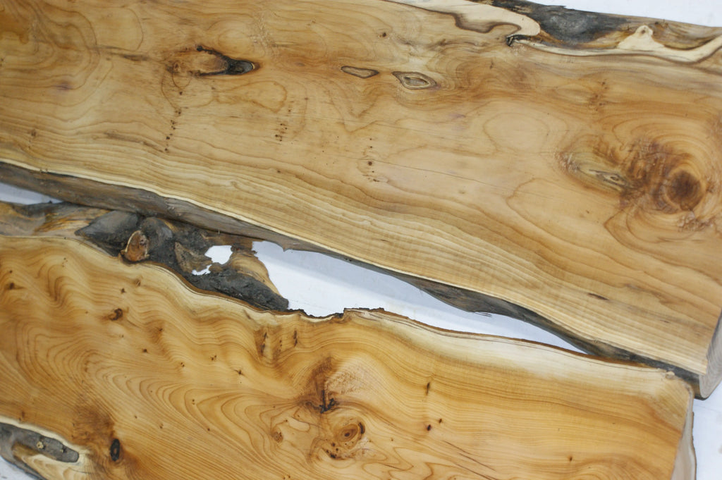 English Yew Resin Table Set 1205 L x 720 W x 45 D (mm)      (838) Yew