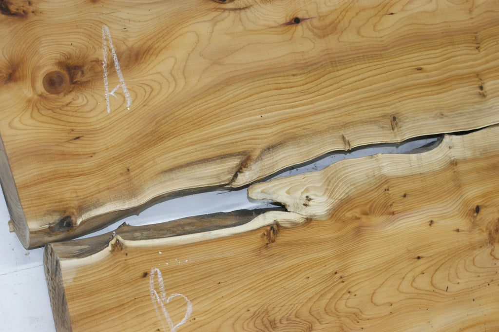 English Yew Resin Table Set 1205 L x 720 W x 45 D (mm)      (838) Yew