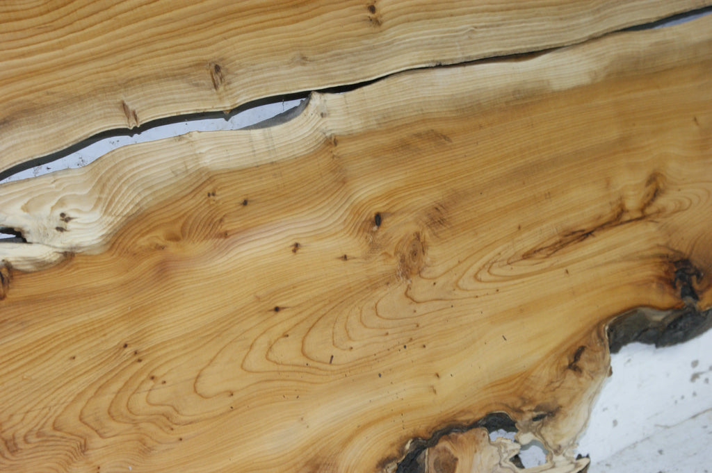 English Yew Resin Table Set 1205 L x 720 W x 45 D (mm)      (838) Yew