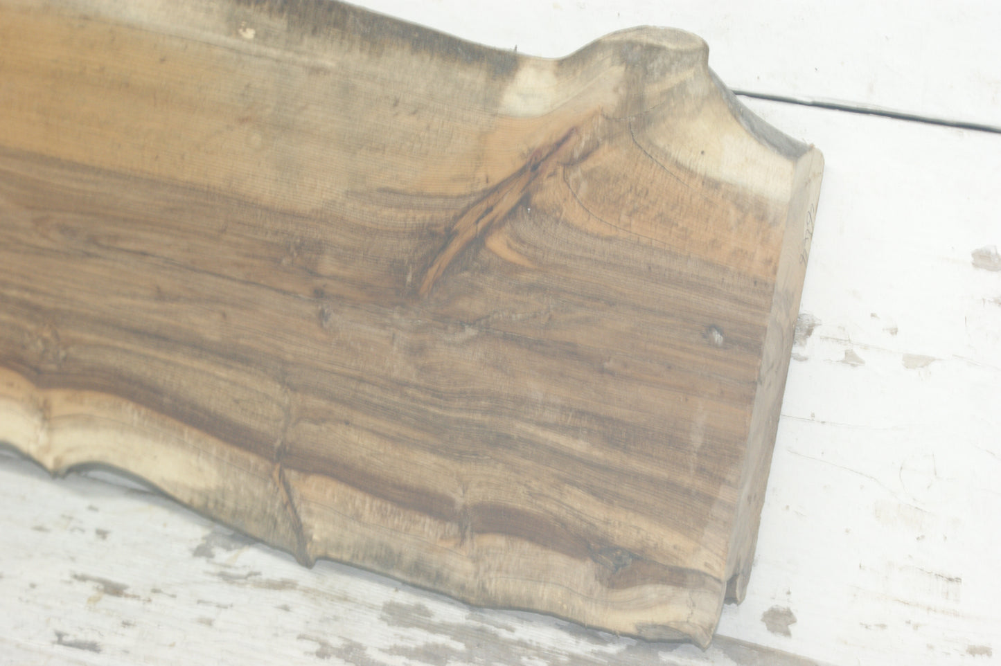 English Yew rustic hardwood 917 L x 242 W x 37 D (mm)      (848)