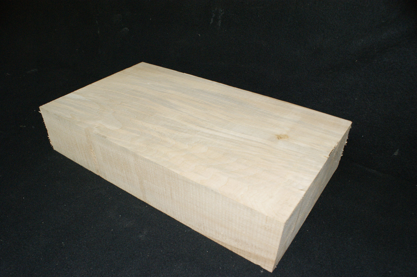 Lime for woodcarving 461 L x 261 W x 90 D (mm)    (898)