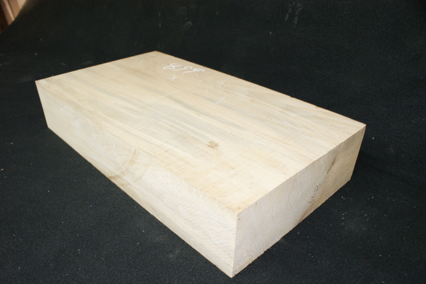 Lime block  for woodcarving & sculpting 473 L x 259 W x 90 D (mm)    (899)