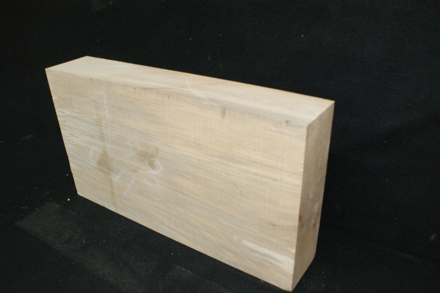 Lime block  for woodcarving & sculpting 473 L x 259 W x 90 D (mm)    (899)