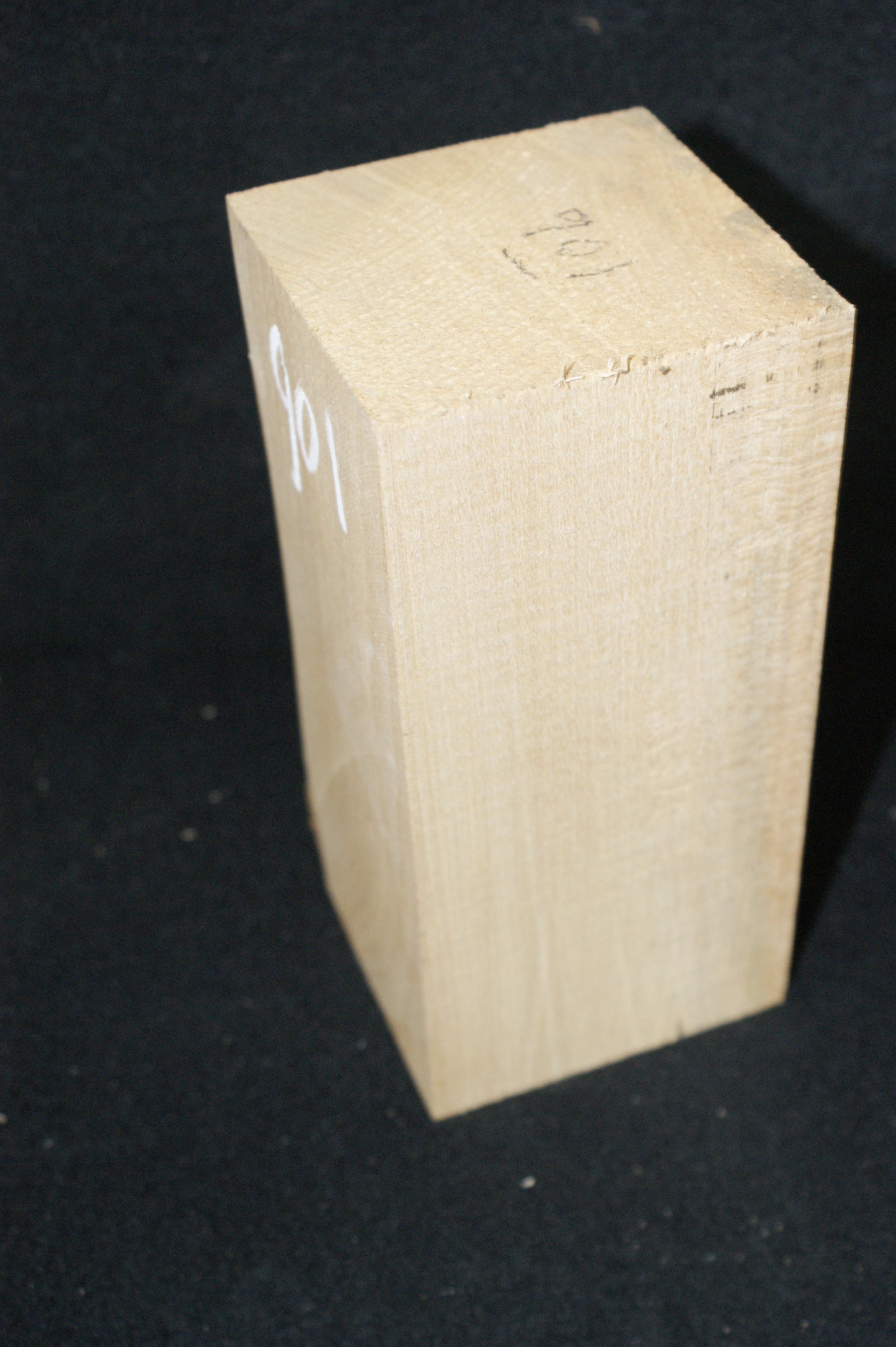 Lime block  for woodcarving & sculpting 173 L x 81 W x 81 D (mm)    (901)