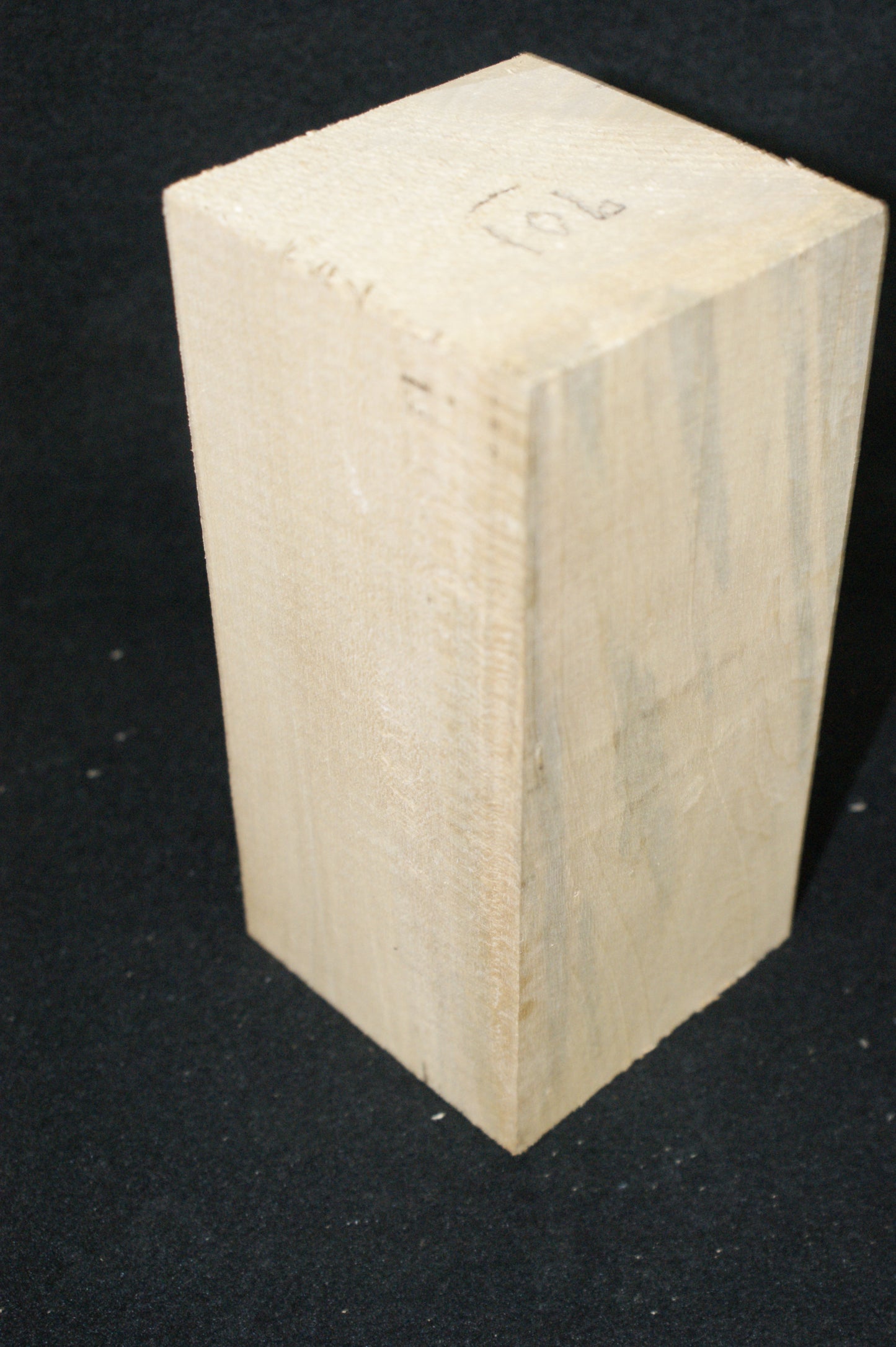 Lime block  for woodcarving & sculpting 173 L x 81 W x 81 D (mm)    (901)