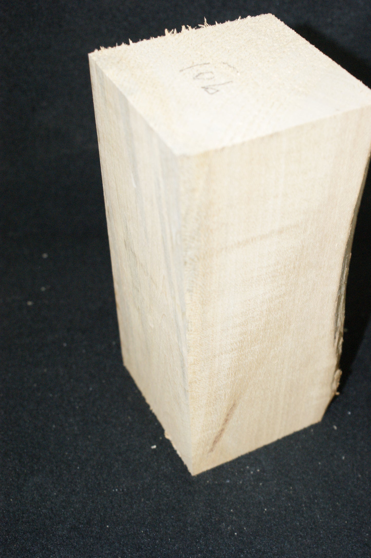 Lime block  for woodcarving & sculpting 173 L x 81 W x 81 D (mm)    (901)