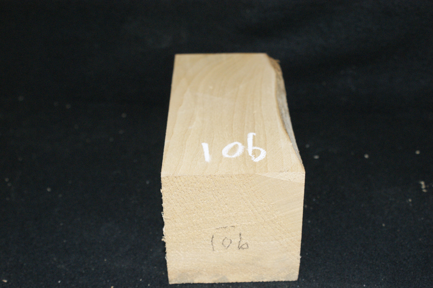 Lime block  for woodcarving & sculpting 173 L x 81 W x 81 D (mm)    (901)
