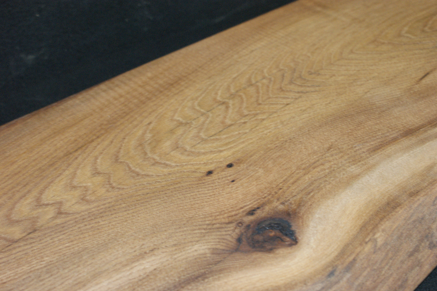 Hardwood Elm Chopping Block 615 L x 315 W x 35 D (mm) (911)