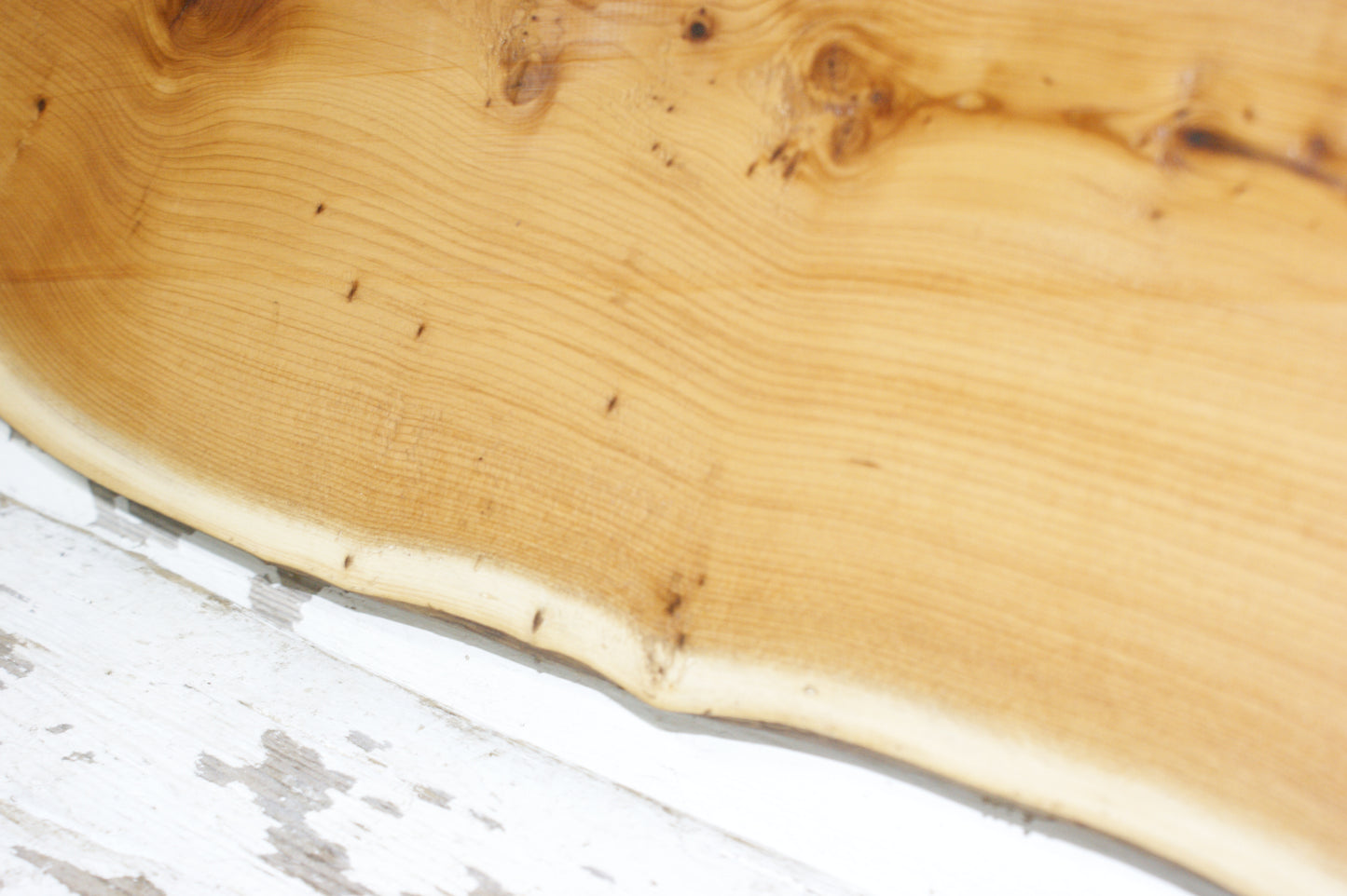 Hardwood Yew Shelf, plank 1025 L x 280 W x 17 D (mm)   (928)