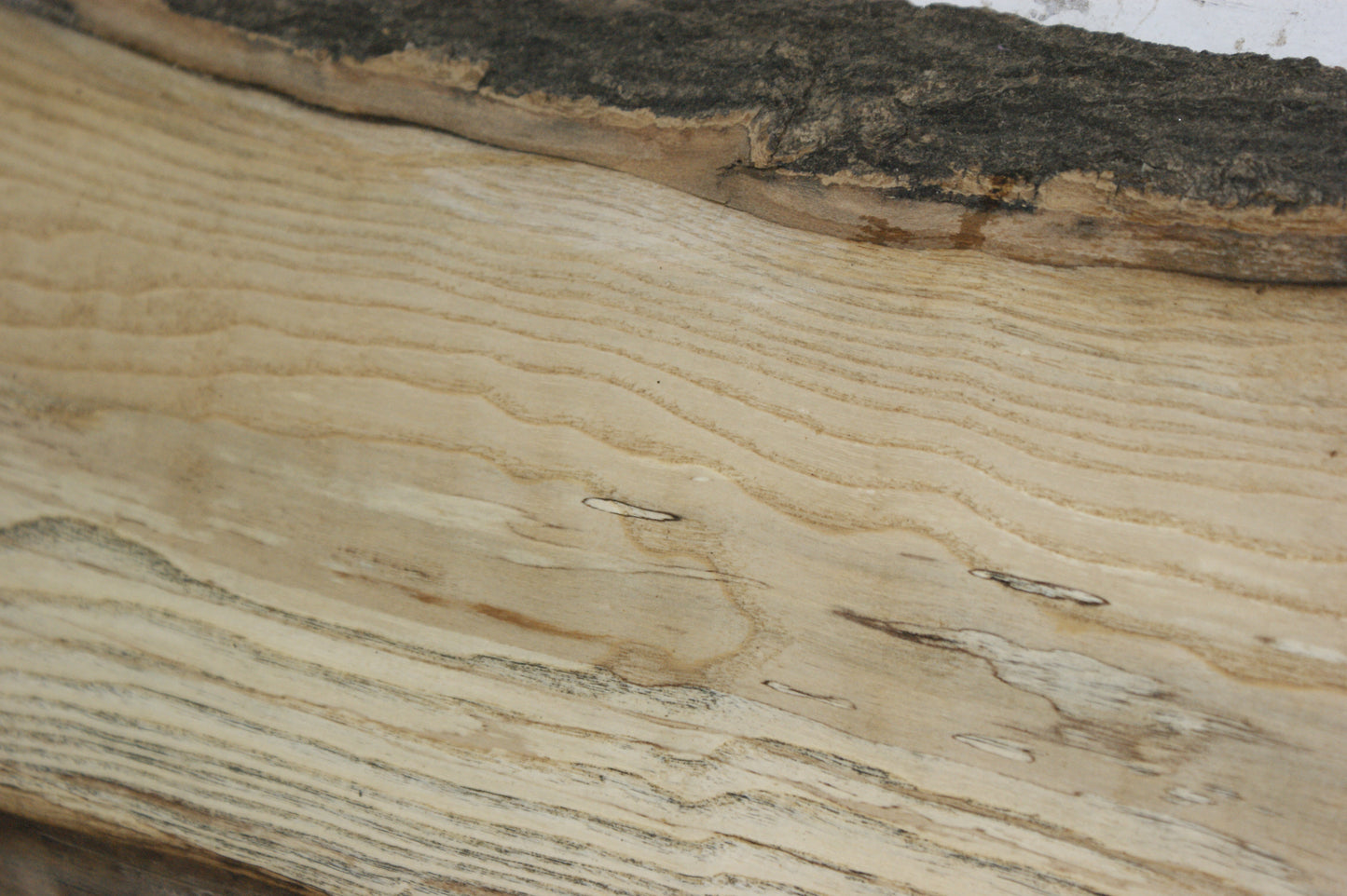 English Ash hardwood board 1067 L x 311 W x 40 D (mm)      (932)