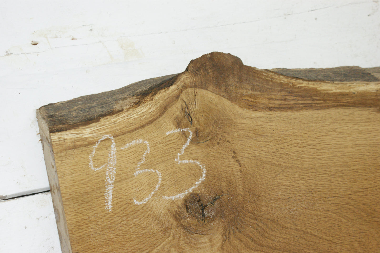 OAK HARDWOOD PLANK, CRAFTS, SHELVING  965 L x 293 W x 37 D mm (933)