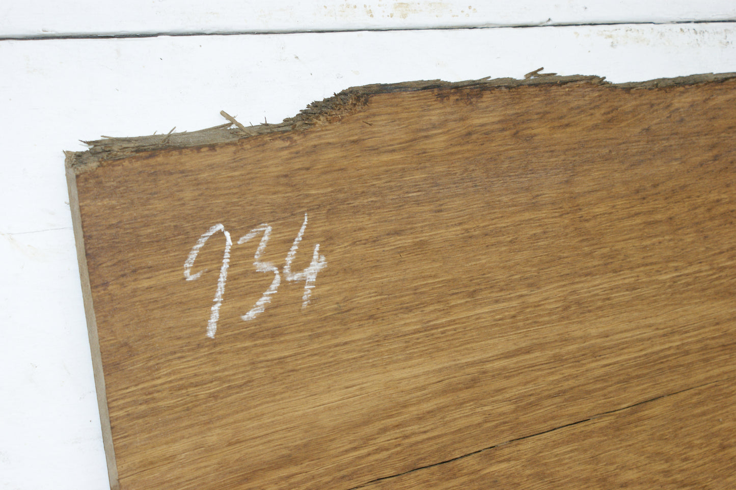 BROWN OAK HARDWOOD PLANK, CRAFTS, SHELVING  903 L x 393 W x 18 D mm (934)