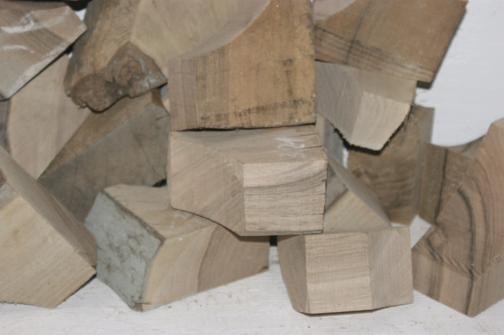 Lucky Dip Box, 10 kg Walnut off cuts🍀(126) Treecycling uk