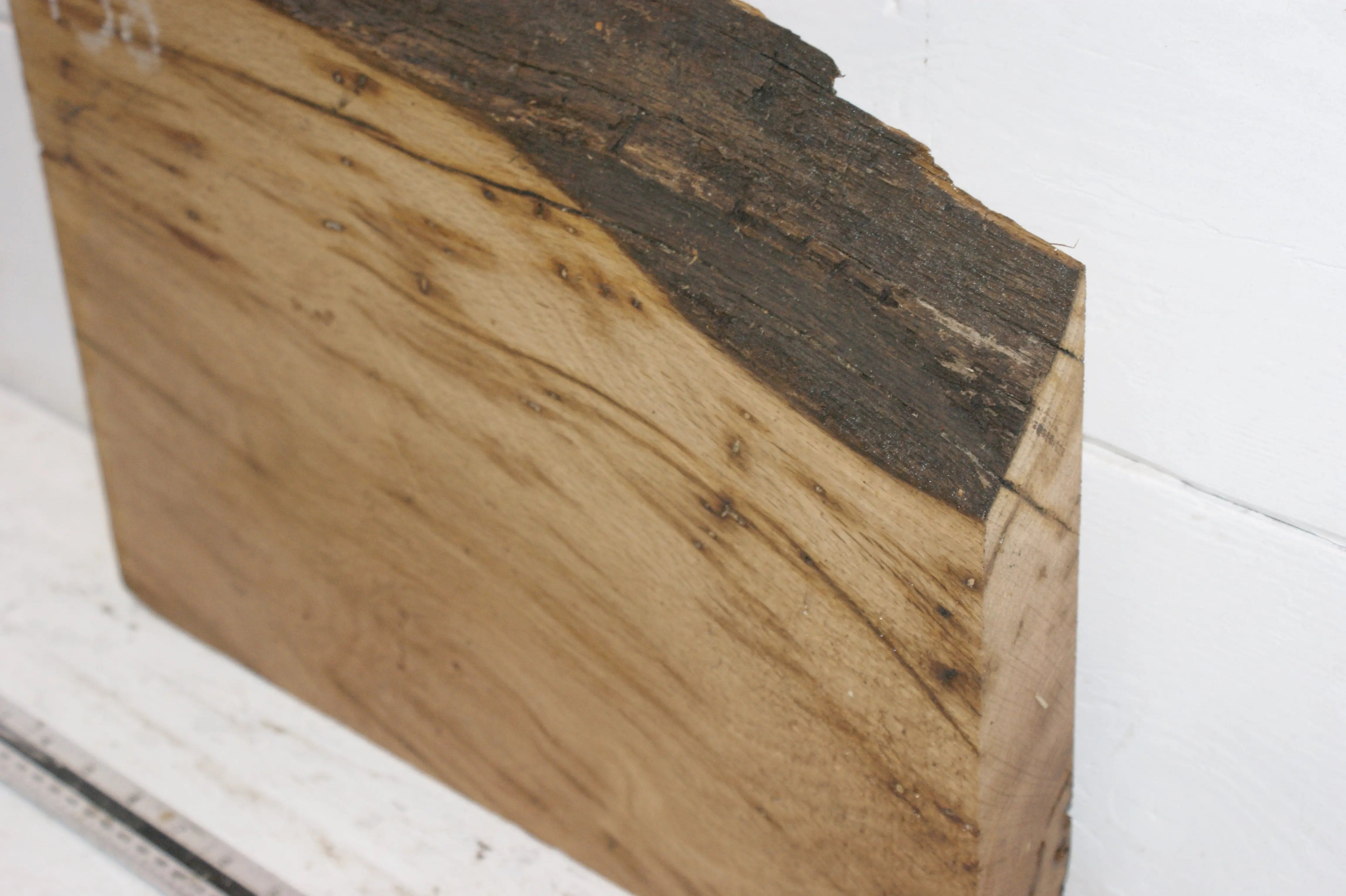 Oak   415 L x 330-260 W x 47 D mm (130) Oak & Burr Oak