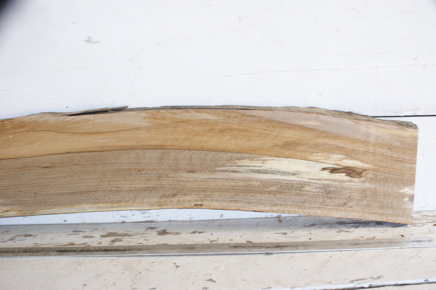 (454) SPALTED BEECH, HARDWOOD 1037 L x 194 - 184 W x 27 D (mm)