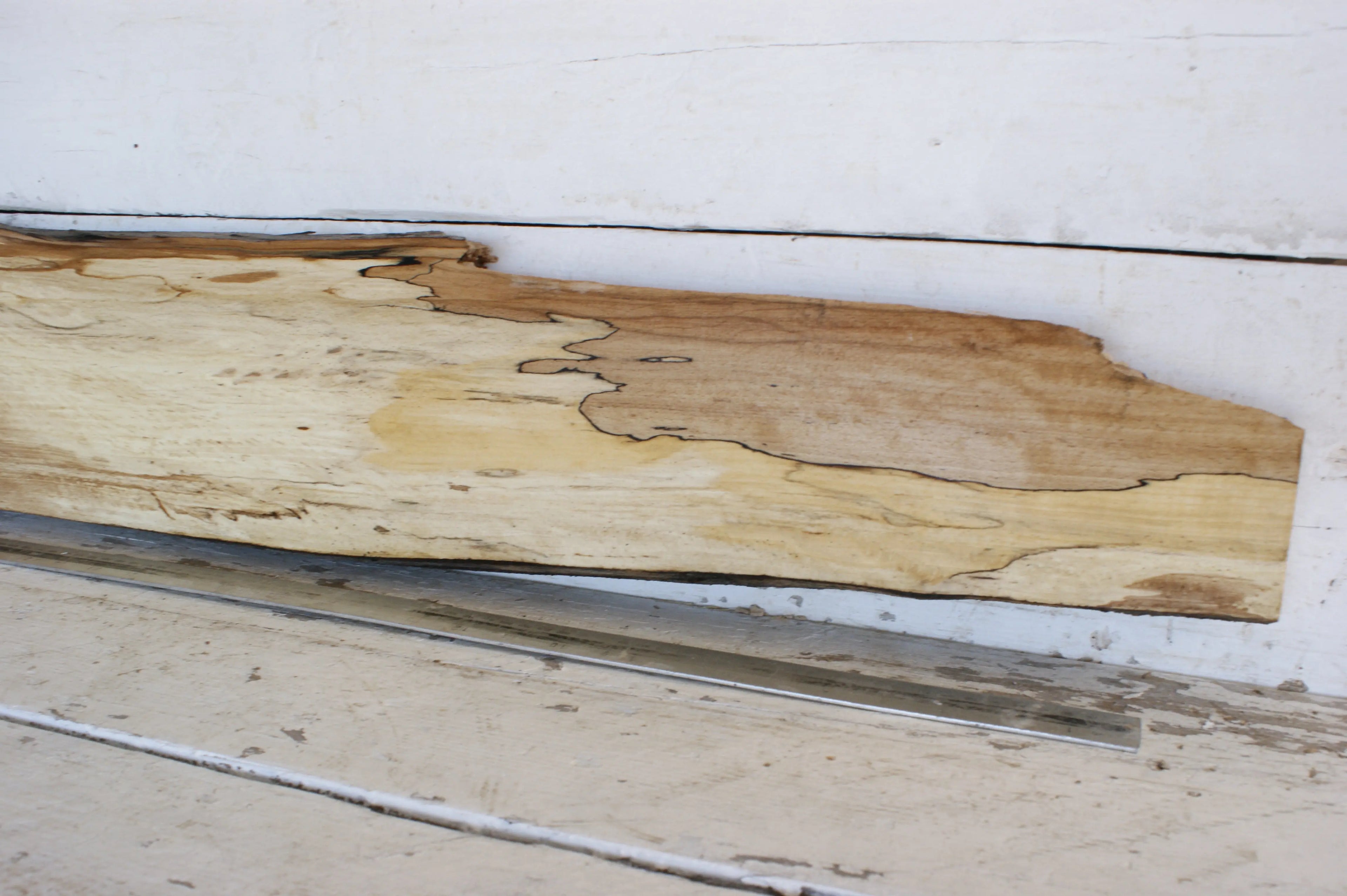 (463) SPALTED BEECH, HARDWOOD 1157 L x 202 - 91 W x 37 D (mm) SPALTED BEECH