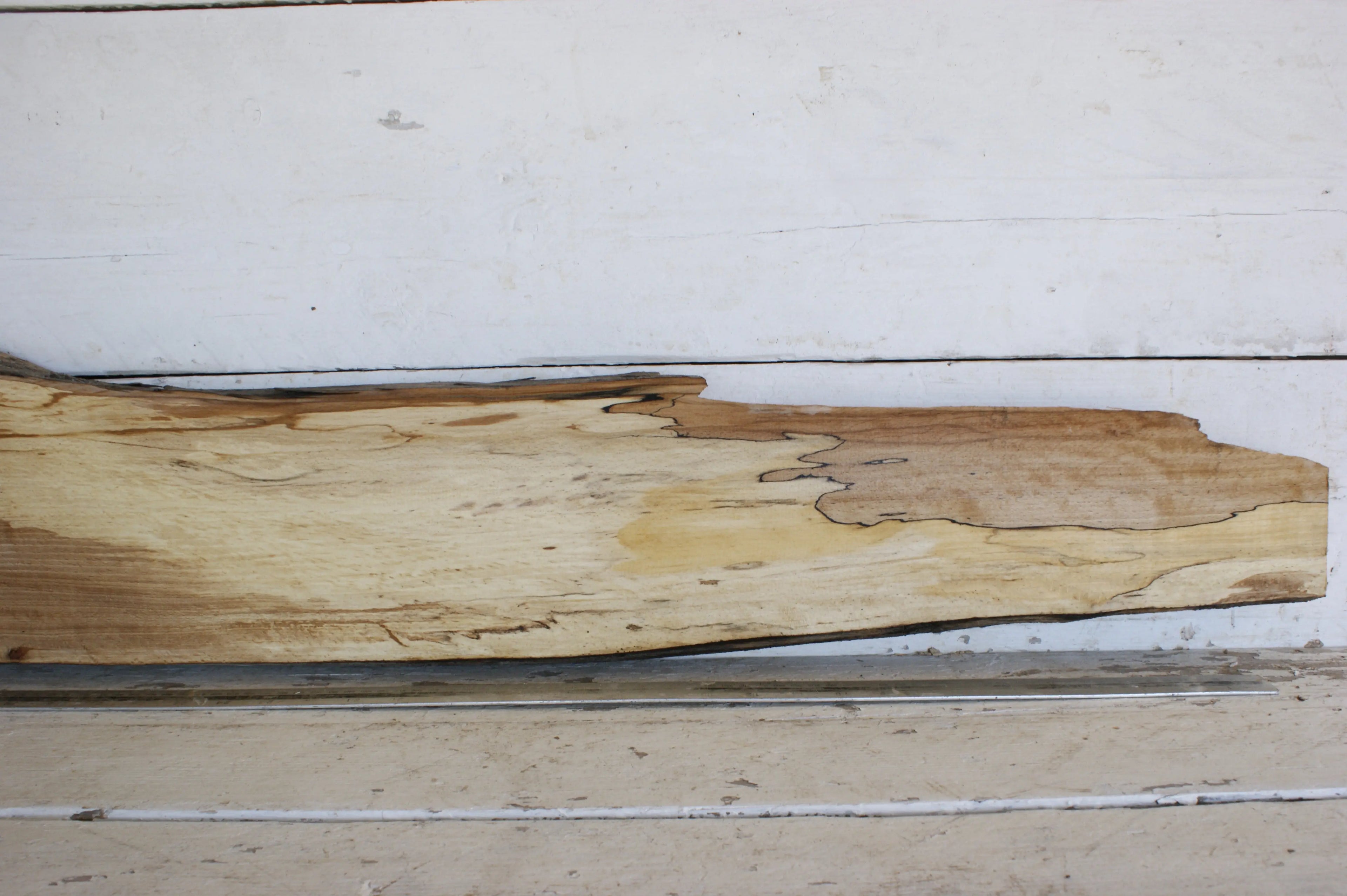 (463) SPALTED BEECH, HARDWOOD 1157 L x 202 - 91 W x 37 D (mm) SPALTED BEECH
