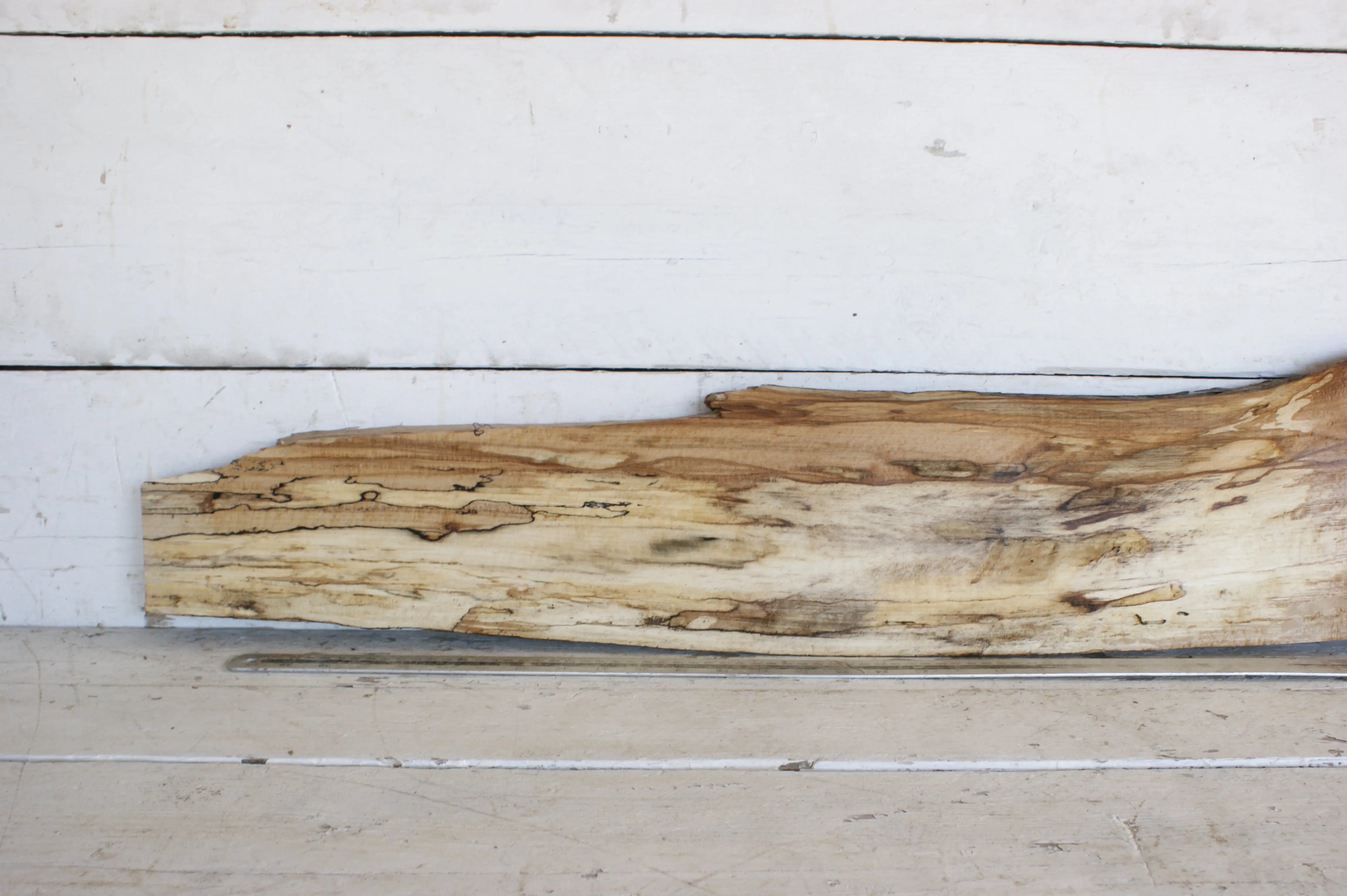 (463) SPALTED BEECH, HARDWOOD 1157 L x 202 - 91 W x 37 D (mm) SPALTED BEECH