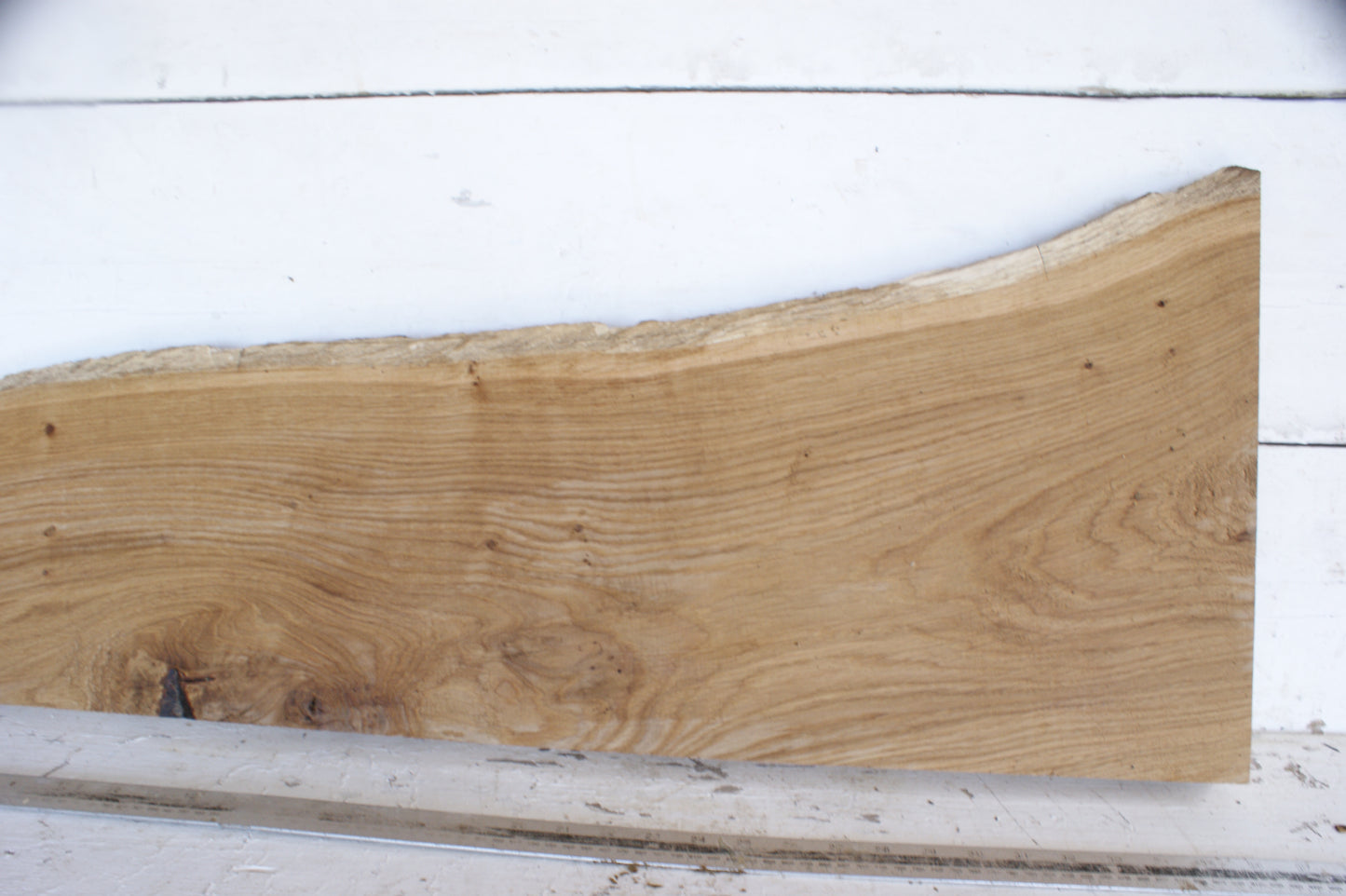 (479) AIR DRIED ENGLISH OAK, HARD WOOD 918 L x 374 - 204 W x 40 D (mm)